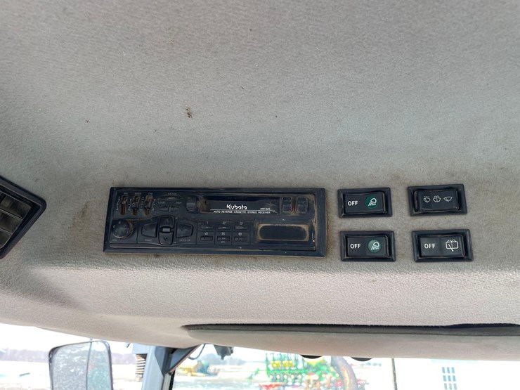 2003-kubota-m9000dtc-image-30