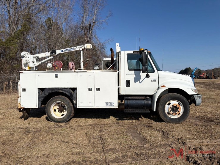 2003-international-durastar-4300-image-2