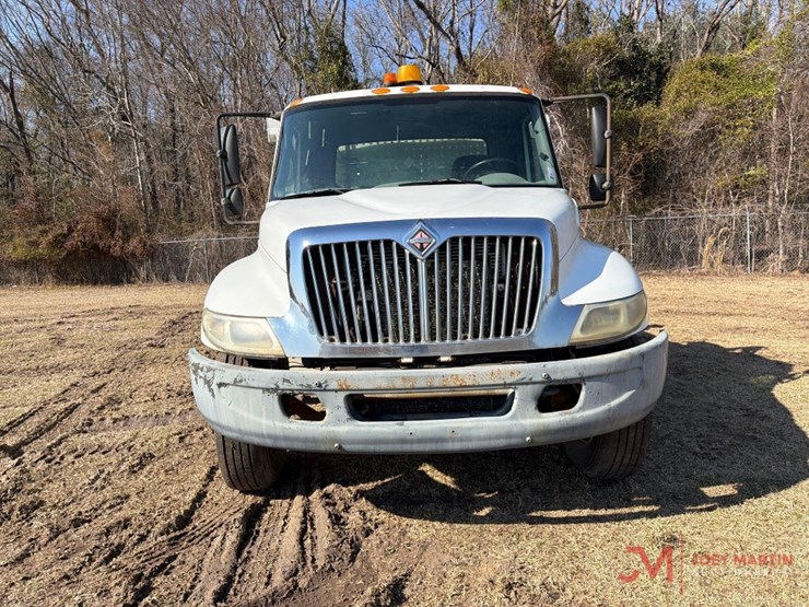 2003-international-durastar-4300-image-8