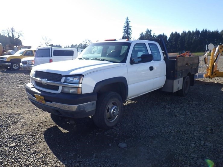 2004-chevrolet-3500-image-1