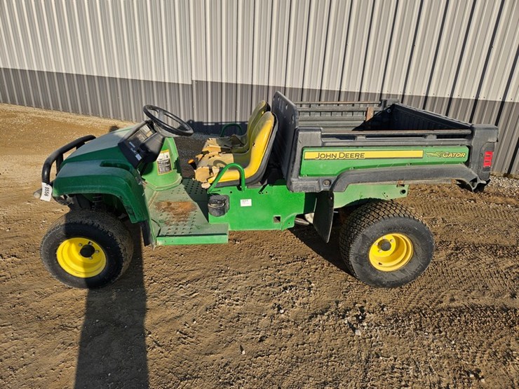 john-deere-tx-4x2-image-2