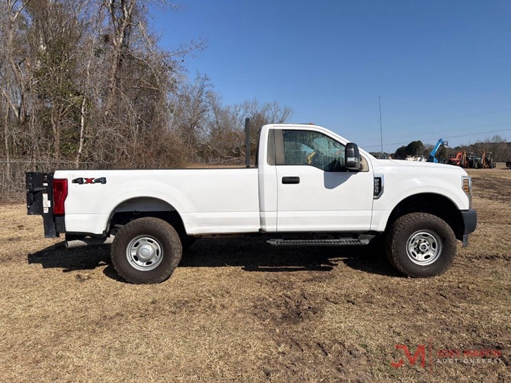 2018-ford-f250-xl-image-2