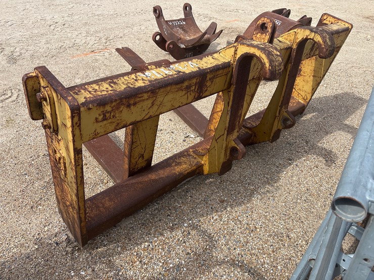 #2774-•-heavy-duty-fork-attachment-image-3