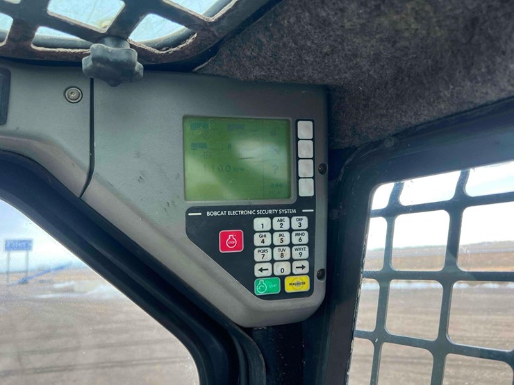 bobcat-s220-image-12