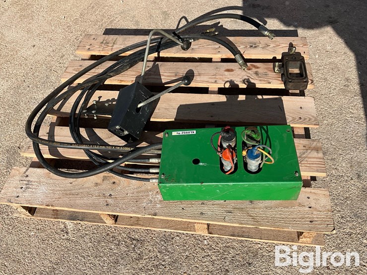 john-deere-hydraulic-loader-valve-&-joystick-control-w/-power-beyond-block-image-2