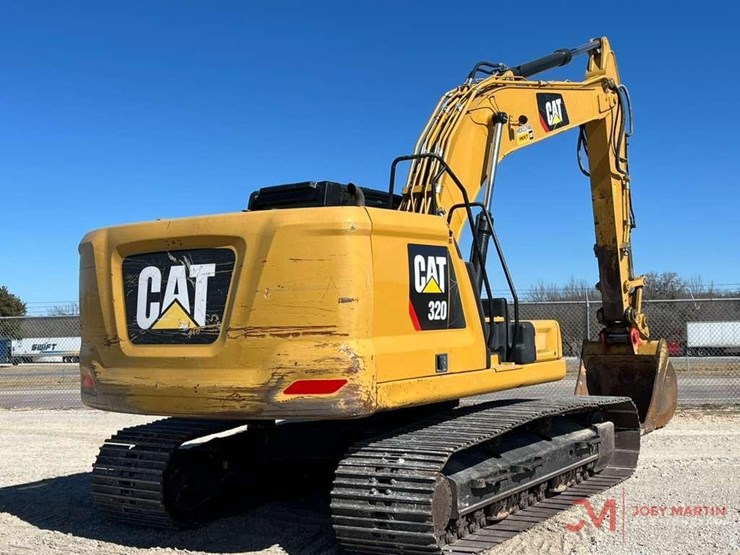 2019-caterpillar-320-image-5