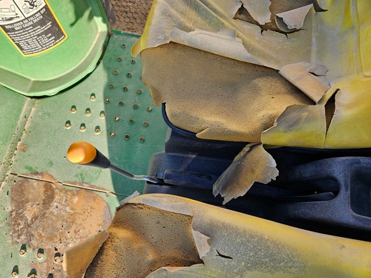 john-deere-tx-4x2-image-10