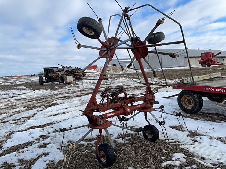 tag-#210,-ag-co-nh-hay-tedder-image-7