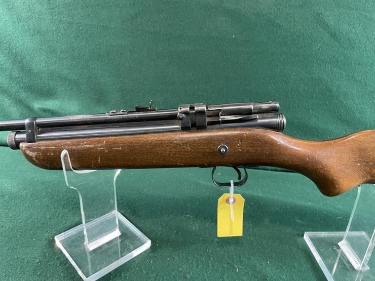 crosman-"400"-repeater-22cal-air-rifle-image-8