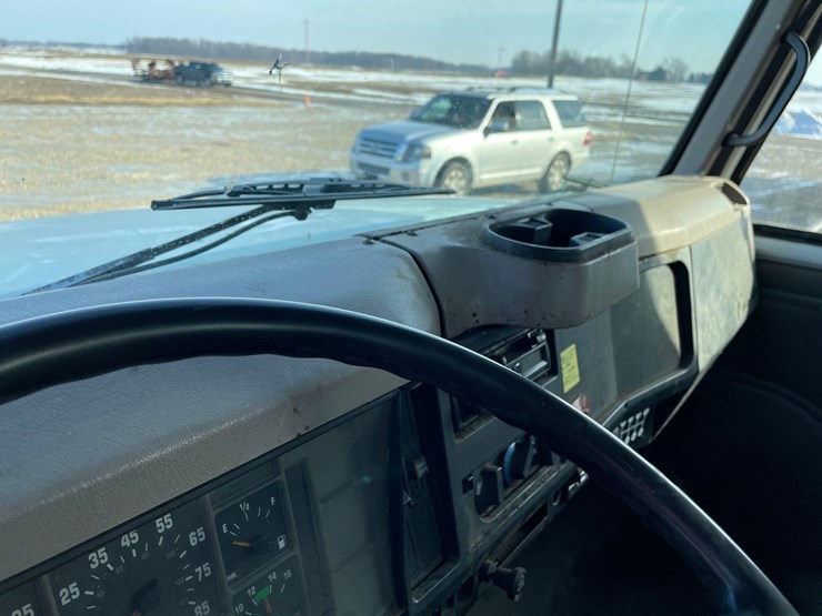 2000-case-ih-4700-image-18