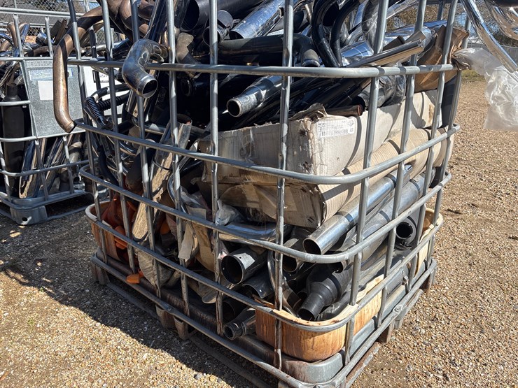 #32925-•-container-of-harley-davidson-exhaust-systems-and-handle-bars-image-5