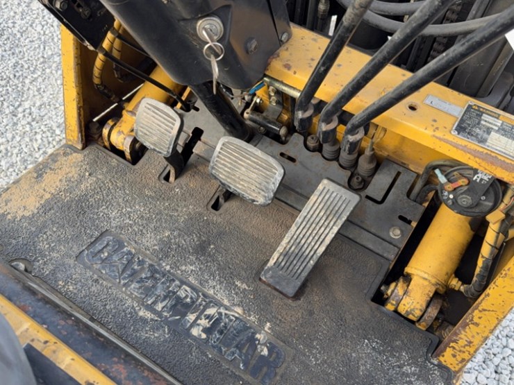 caterpillar-cc15,-fork-lift,-sn#7em-00539,-615-hrs.-3-mast,-42"-fork,-3,000lbs-cap,-image-9