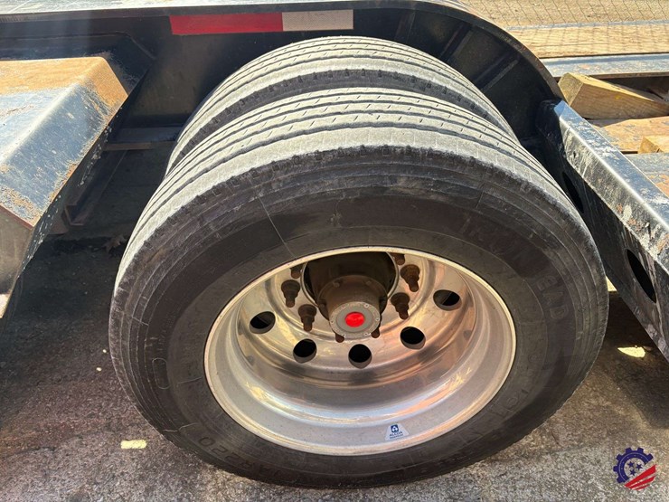 2023-fontaine-lowboy-image-35