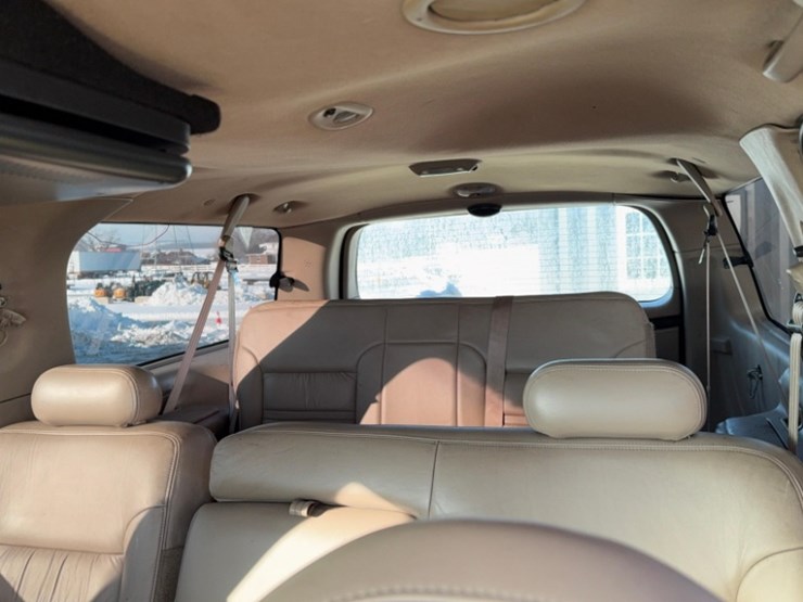 2001-ford-excursion-image-16