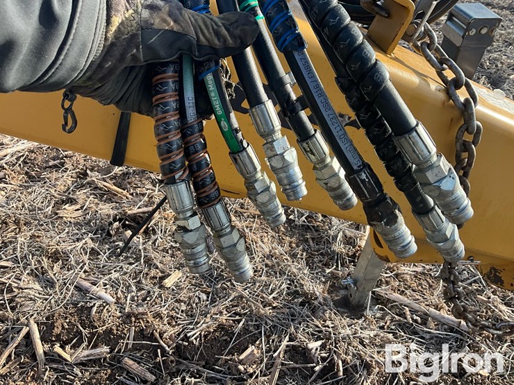 2017-landoll-icon-1632rs-pull-type-rear-steer-grader/blade-image-10