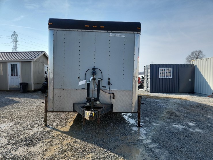 loadmaster-28'-kitchen-trailer,-enclosed,-tandem-axle,-windows,-water-heater,-counters,-sink-image-3