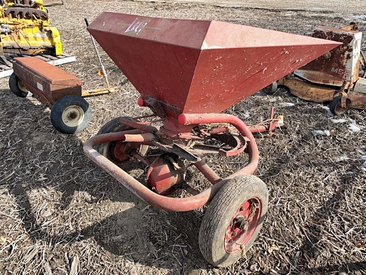 tag-#46,-4'-lime/fert-spreaders-image-3