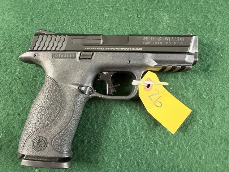 smith-&-wesson-m&p40-40-s&w-pistol-image-3