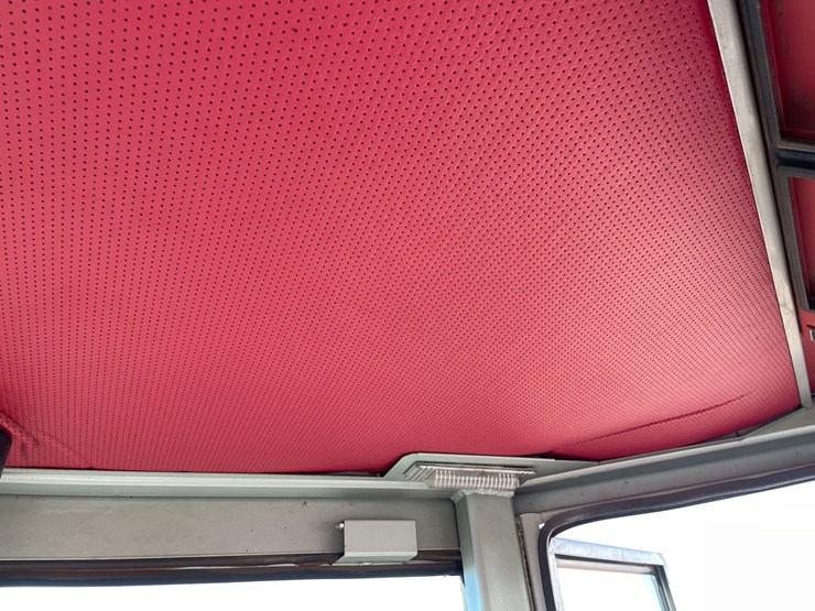 1980-white-2-85-image-30