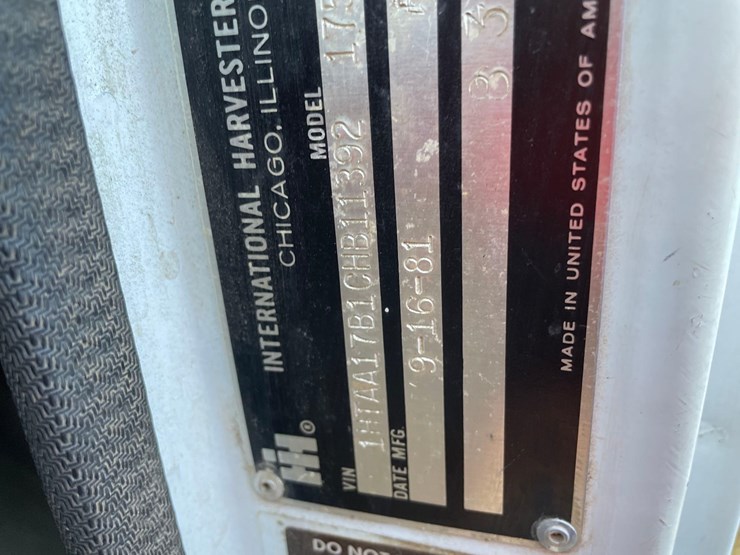 tag-#23,-1982-ih-1754-grain-truck-image-13