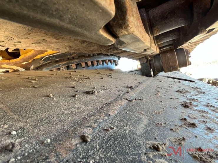 2019-caterpillar-320-image-11