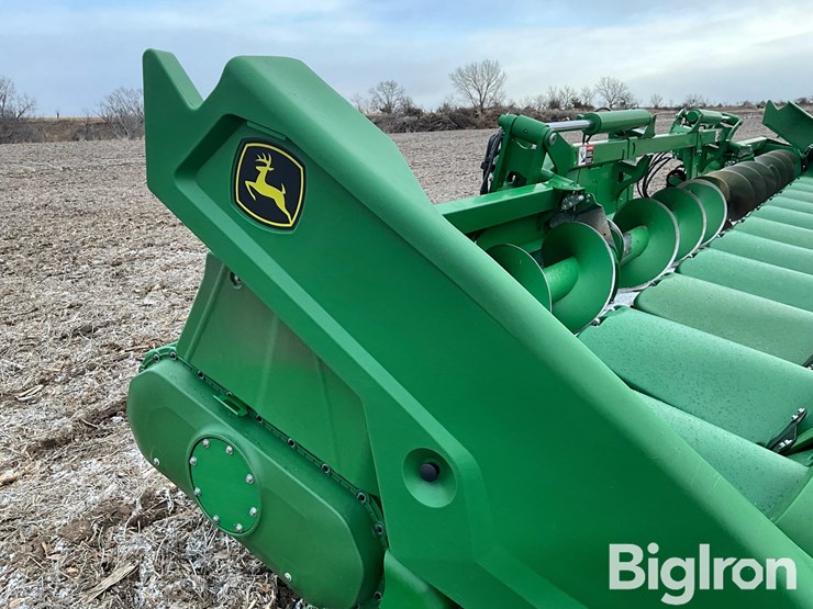 2023-john-deere-c12f-image-16