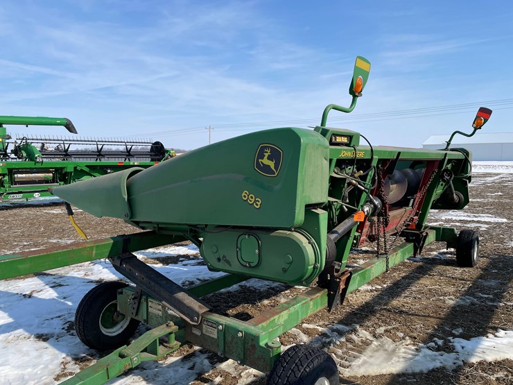 john-deere-693-image-1