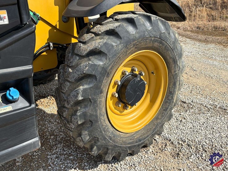 2019-caterpillar-tl642d-image-11