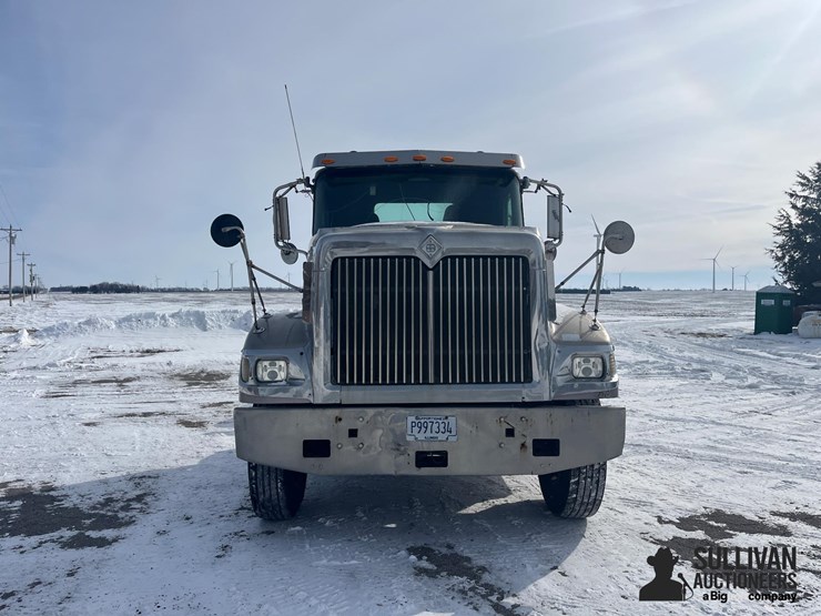 2004-international-9900i-image-2