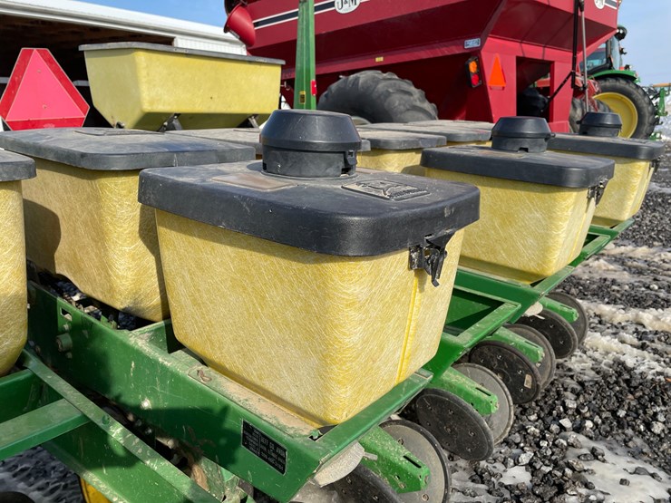 john-deere-7000-image-11