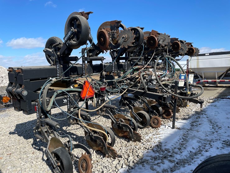 tag-#422,-45'-yetter-high-speed,-nh3-bar-image-10