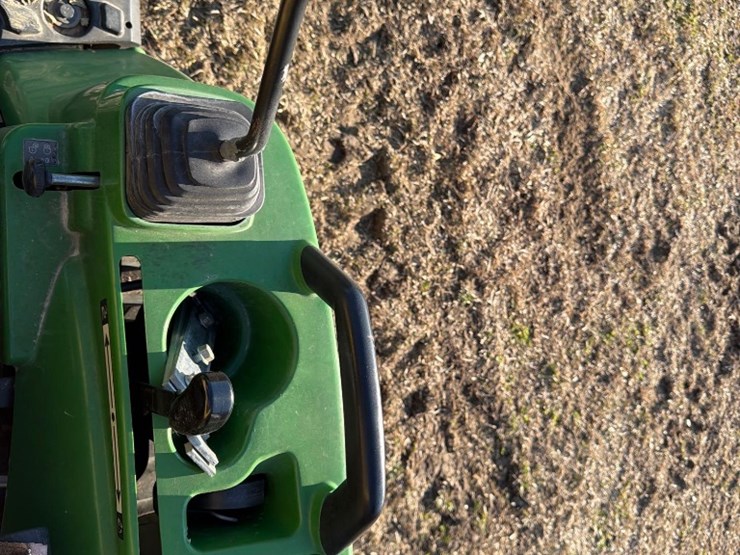 john-deere-1023e-image-13