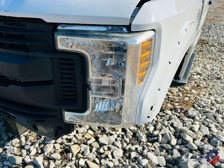 2018-ford-f550-image-13