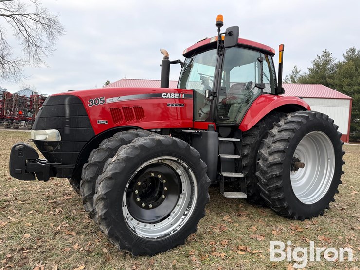 2010-case-ih-magnum-305-image-1
