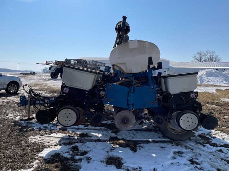 2008-kinze-3200-image-8