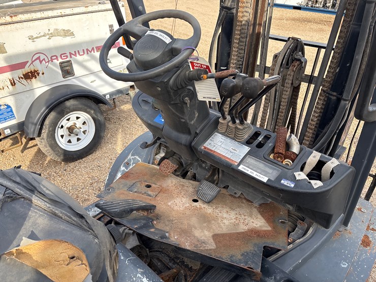 #2562-•-totota-8fdu25-forklift-|-for-parts/repairs-image-6