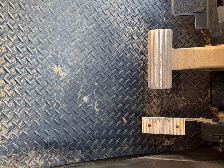 2018-genie-gth1056-image-25