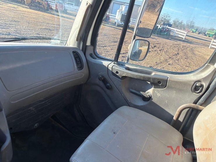 2017-freightliner-water-truck-image-25