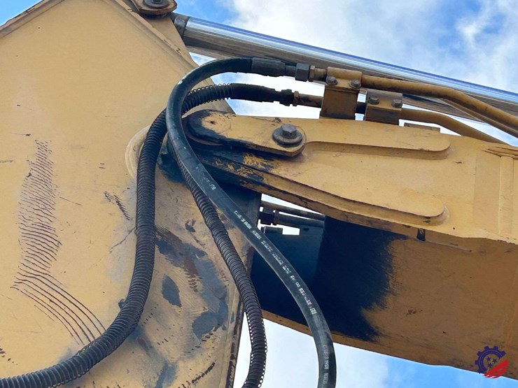 2017-caterpillar-318fl-image-39