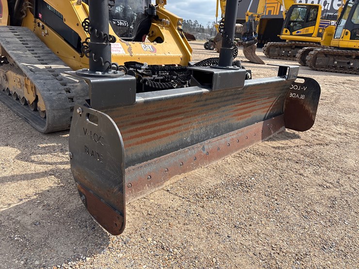 2022-caterpillar-299d3-image-33