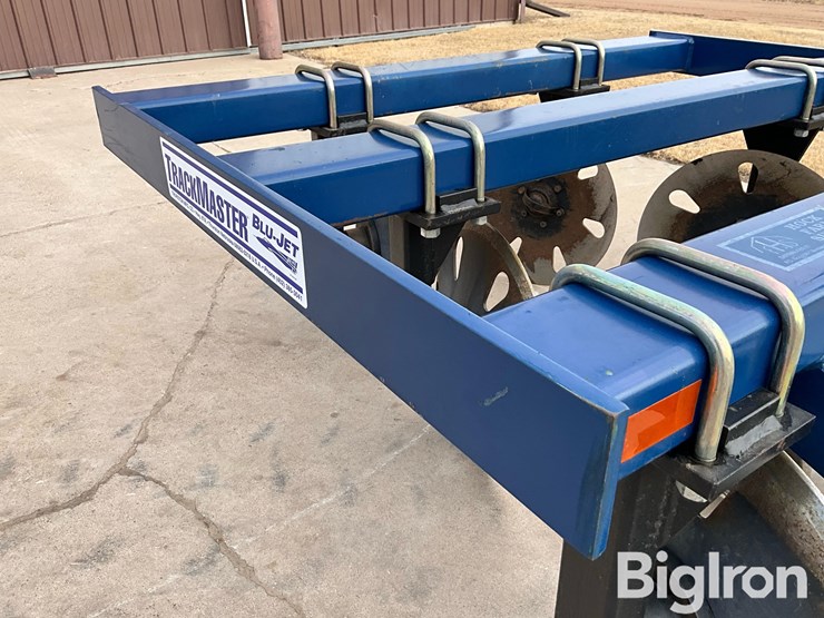 blu-jet-track-master-image-14