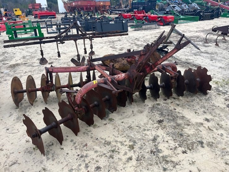 massey-ferguson-24-image-1