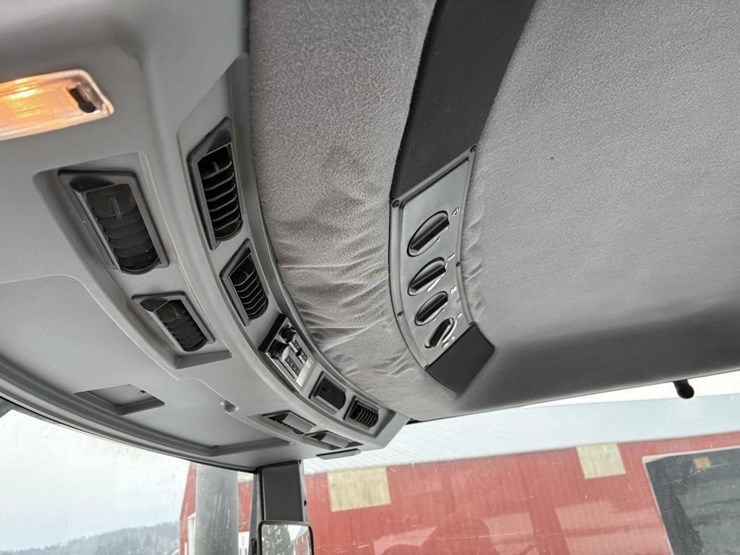 1990-case-ih-7110-image-14