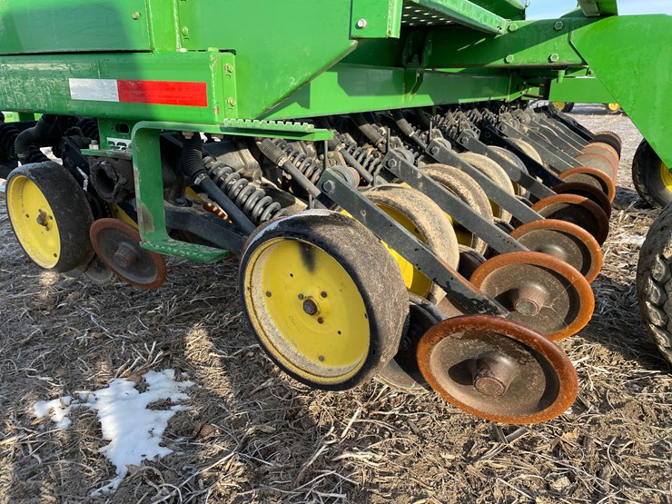 john-deere-750-image-11