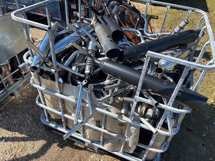 #32927-•-container-of-harley-davidson-exhaust-and-handle-bars-image-3