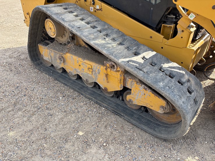 2022-caterpillar-299d3-image-28