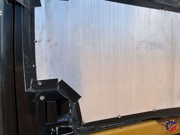 2017-caterpillar-318fl-image-63