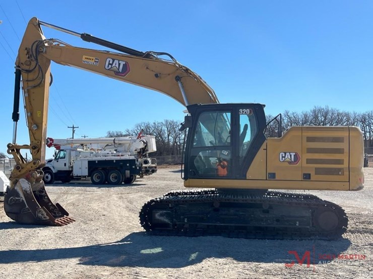 2022-caterpillar-320-image-2