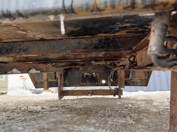 cm-model-1510338,-sn#-mb00175700-black-truck-bed-image-6