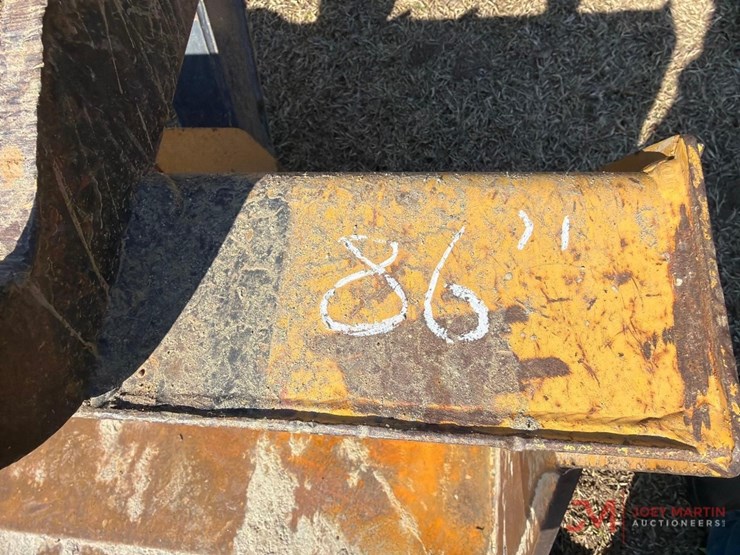 2020-deere-310l-ep-image-9